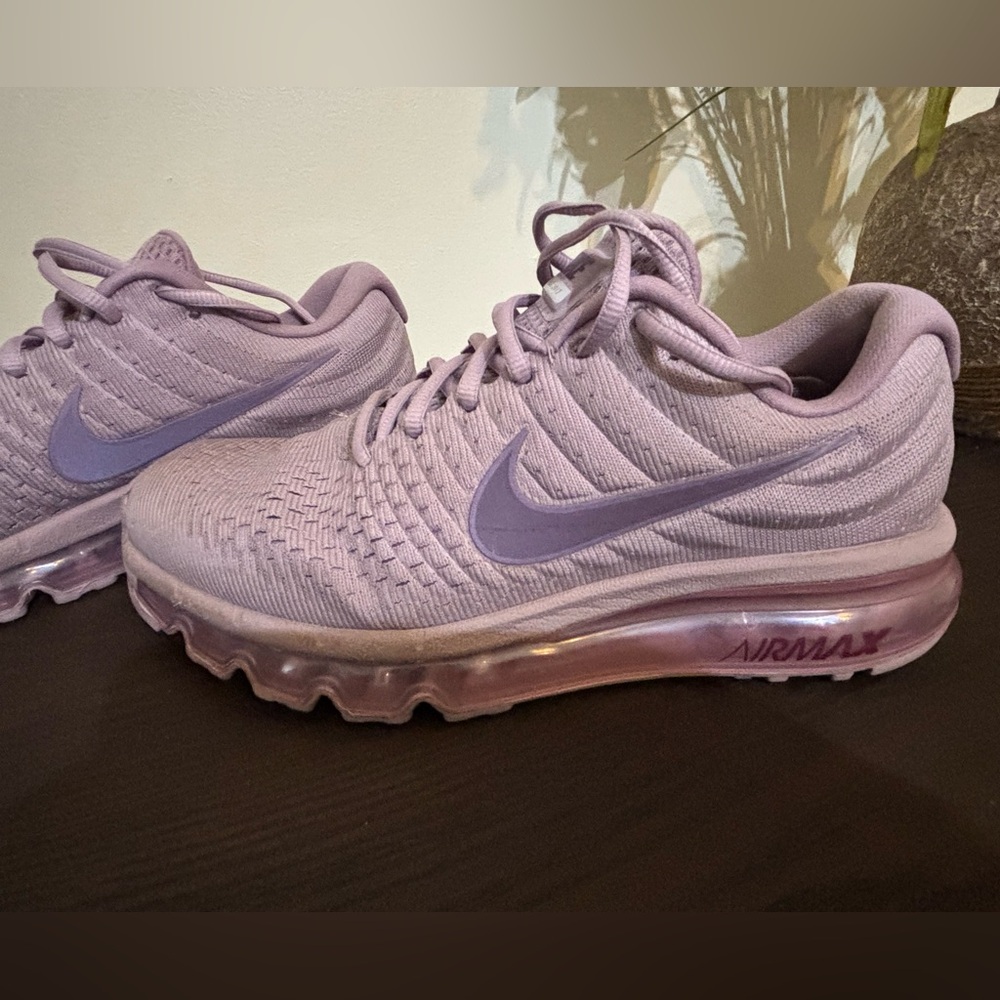 Nike Women's Air Max 2017 Purple Lavender Running Women’s Sneakers Size 8